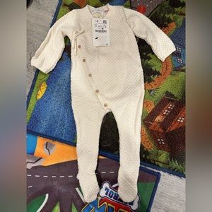 Zara baby 3-6 footed coverall